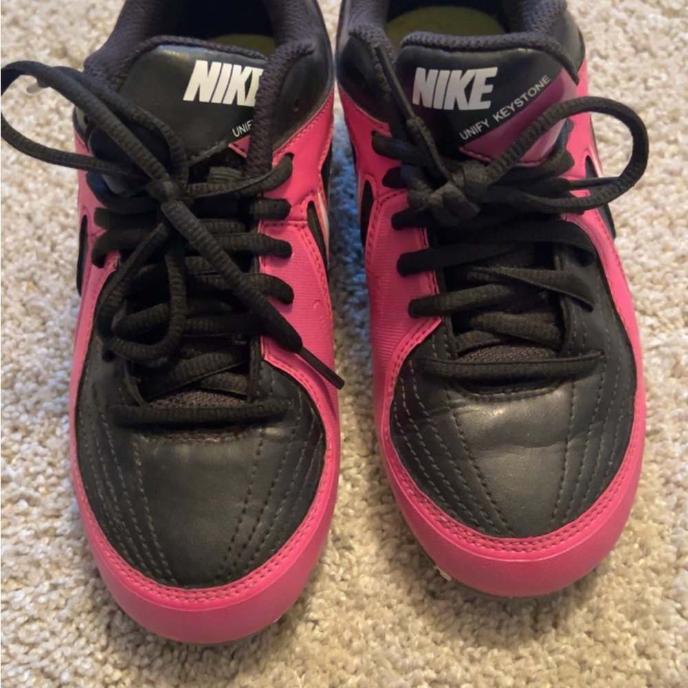 Nike Unify Keystone Low Cut Turf Cleats Size 2.5Y Pink Black White
